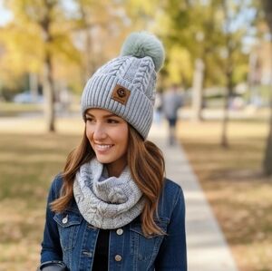 Gray Knit Pom-Pom Beanie